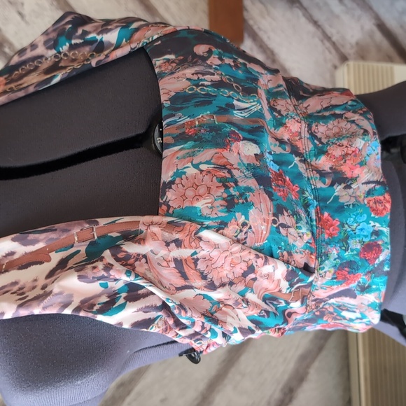 Floral Halter Top Noir E Blanc - Picture 6 of 7